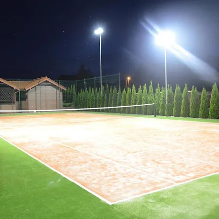 Nad Jeziorem بيت للعطل