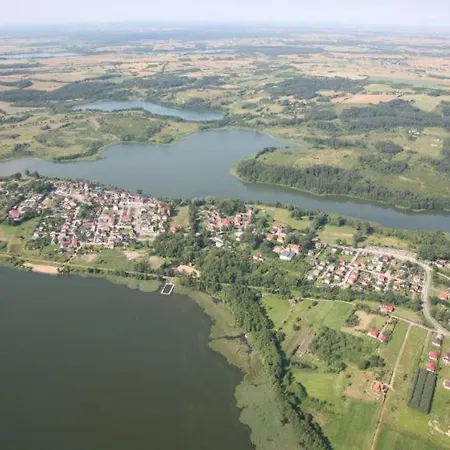 Nad Jeziorem بيت للعطل Dąbrówno